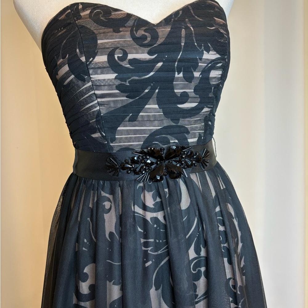Betsy & Adam Black Strapless Dress Size 2. - Picture 8 of 13